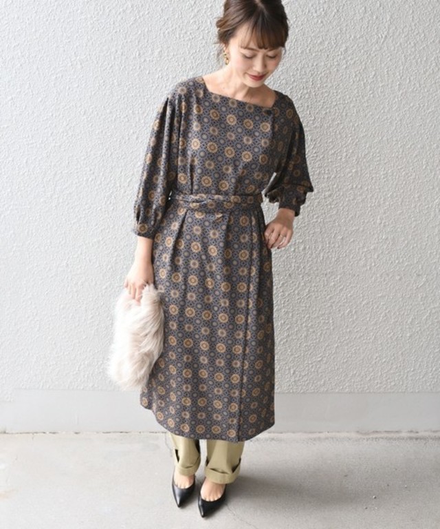 Prefer SHIPS タイルプリントラップワンピース