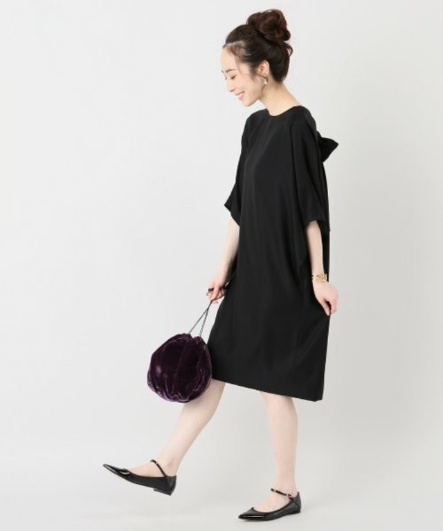 後ろリボンドルマンスリーブワンピース