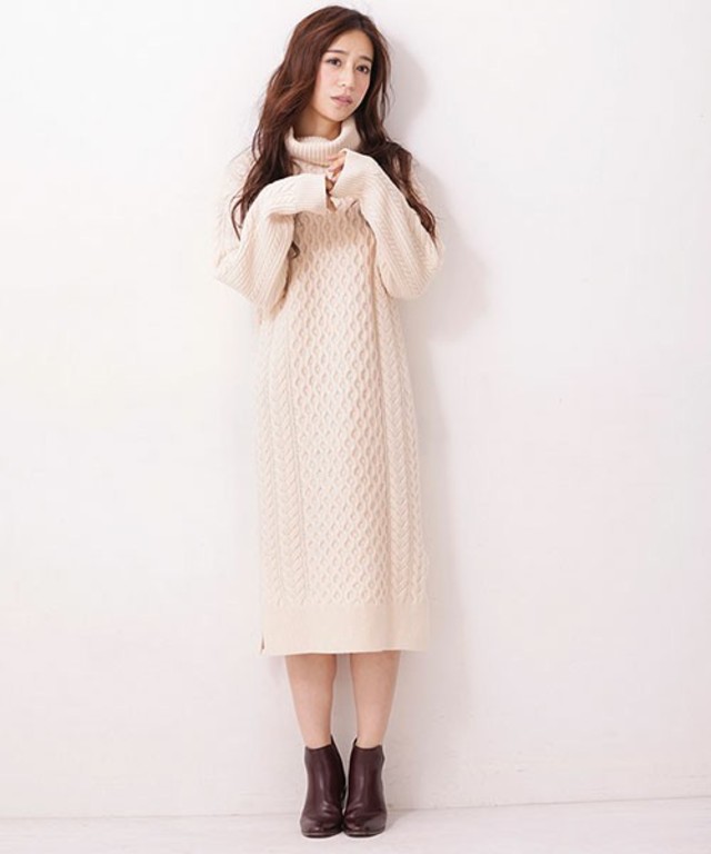 ソフトラムケーブル柄ニットワンピース