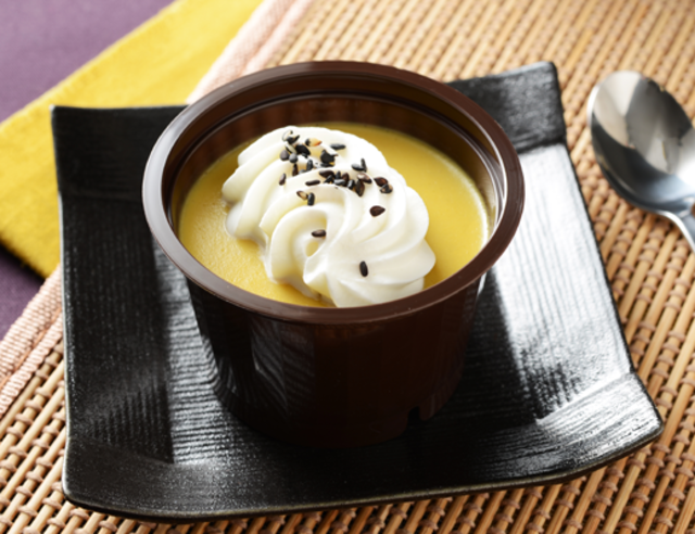 スプーンで食べる安納芋のスイートポテト