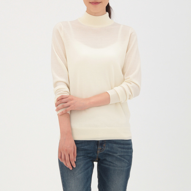 首のチクチクをおさえた・天竺洗えるハイネックセーター