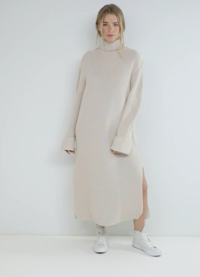 ハイネックスリットニットワンピ