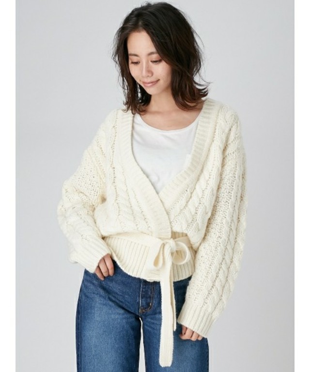 ベルト付きケーブルニットカーデ