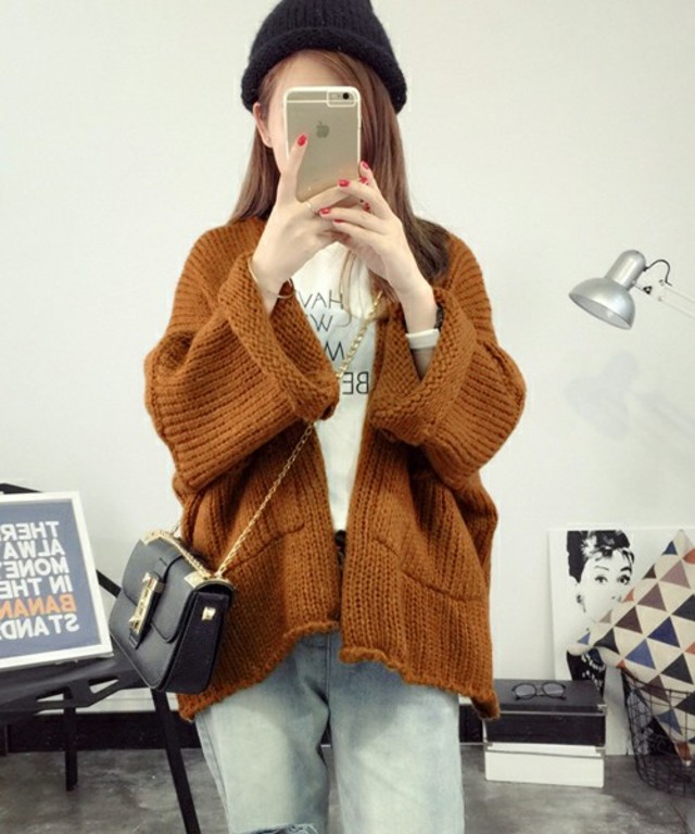 ポケット付きローゲージニットカーディガン