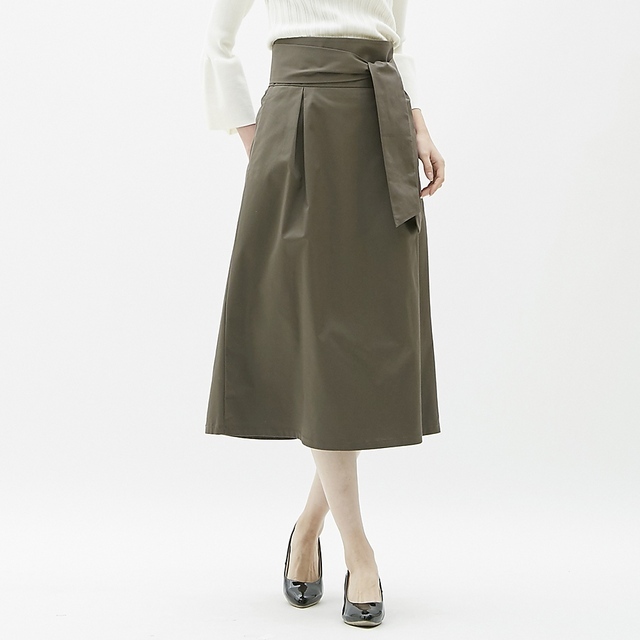 チノベルト付きハイウエストスカート