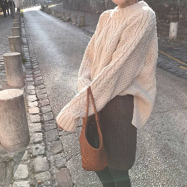 サイドスリットケーブルニット