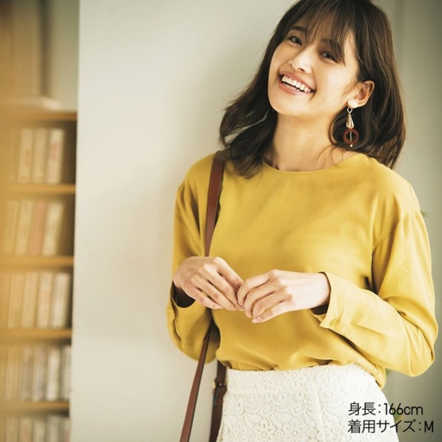 レーヨンエアリーTブラウス（長袖）