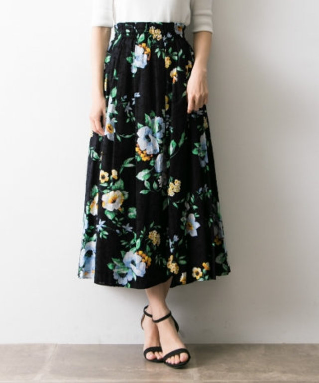 カットジャガードフラワープリントスカート