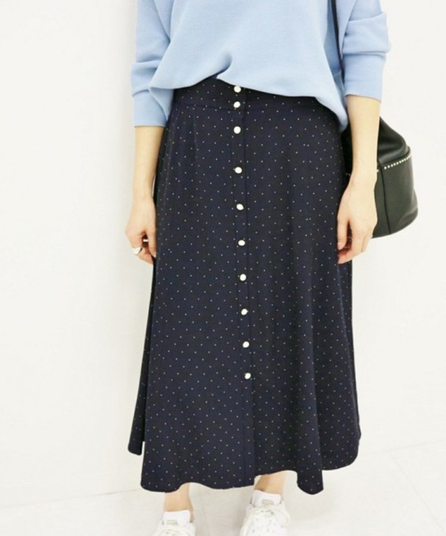 ドット前ボタンスカート