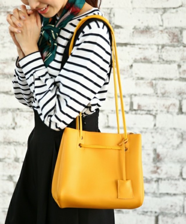 フェイクレザーソフトショルダー