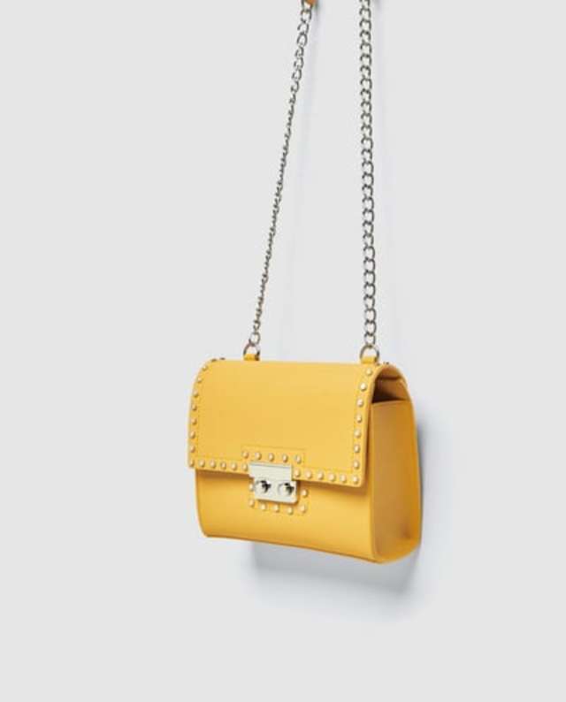 スタッズ付きクロスボディバッグ