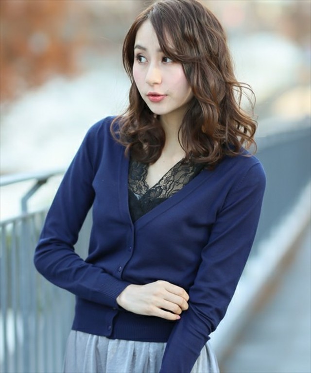 Vネック長袖カーディガン