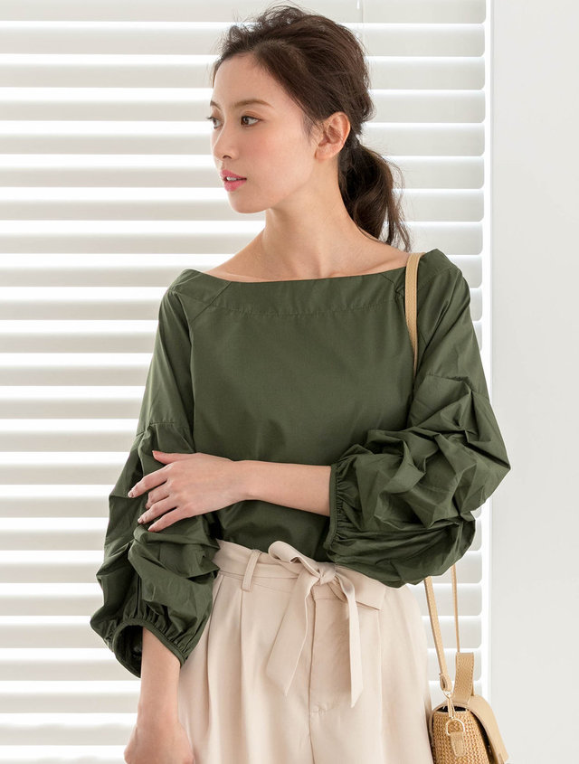 ボリュームスリーブオフショルブラウス