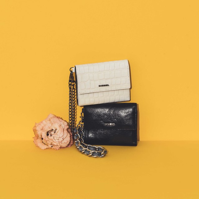 上から17,064円、15,984円／ディーゼル（お問い合わせ先 ディーゼル・ジャパン：0120-55-1978）