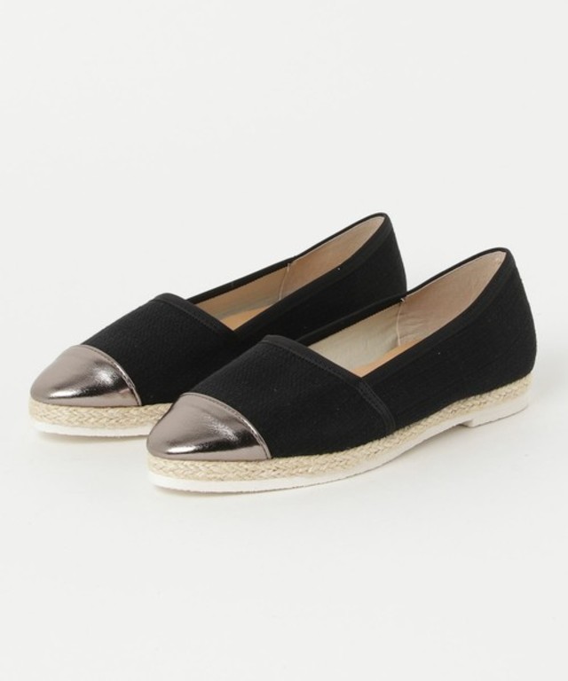 メタリックトゥフラットシューズ