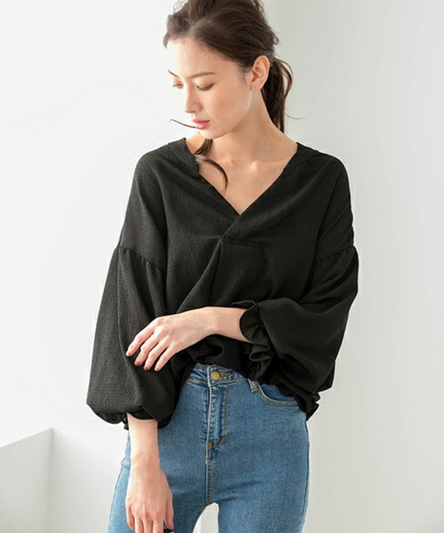 バックシャンレースアップVネックブラウス