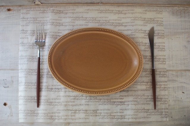 美濃焼「ドット オーバルプレート」