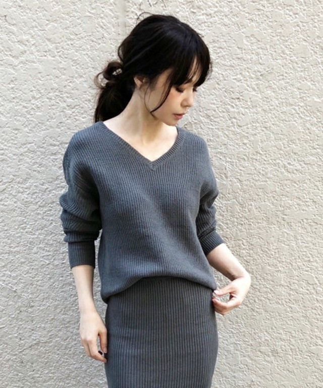 片畦Vネックニットプルオーバー