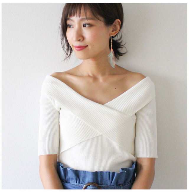 フロントクロスオフショルニット