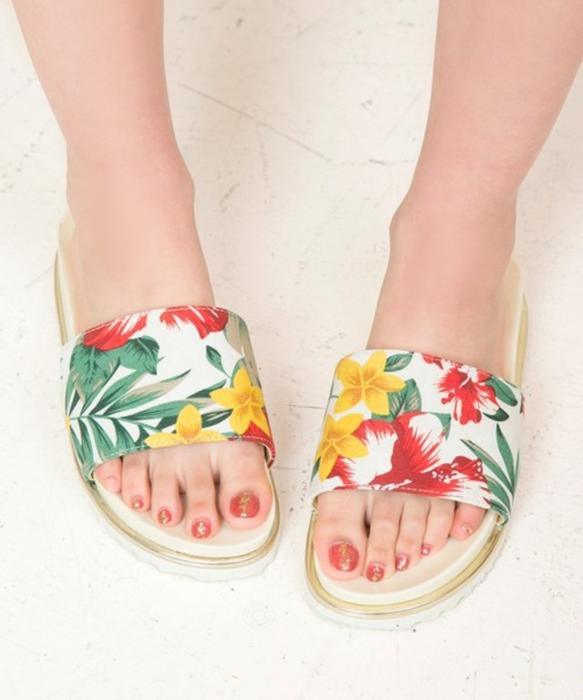 シャワーサンダル