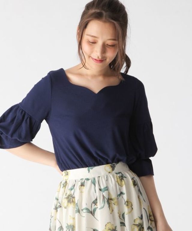 ハートネックリブＴシャツ