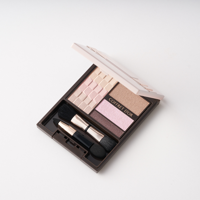 コフレドール ヌーディインプレッションアイズ 04 ピンクベージュ