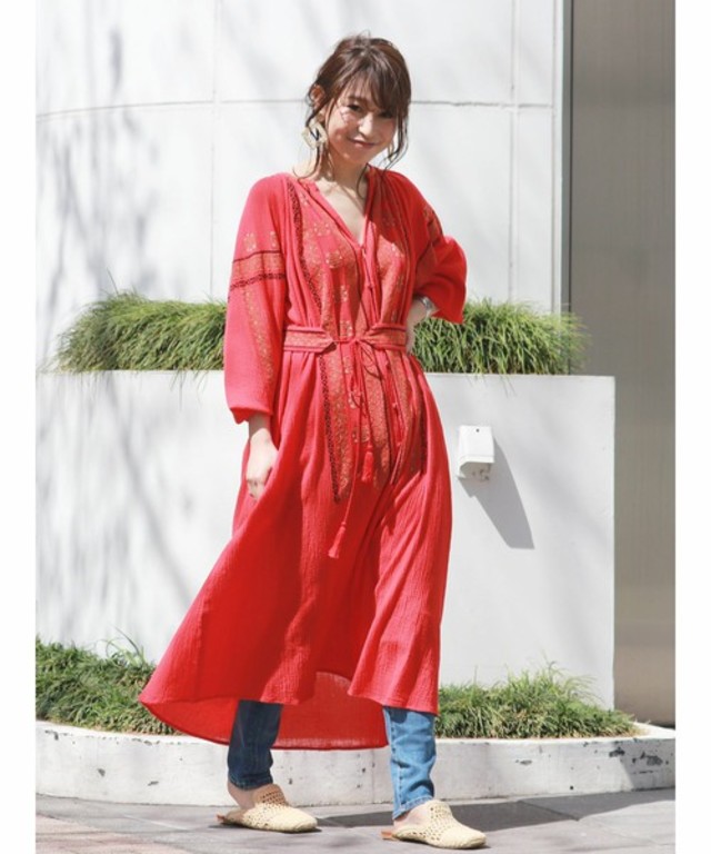 エンブロイダリーベルトコンビガウン