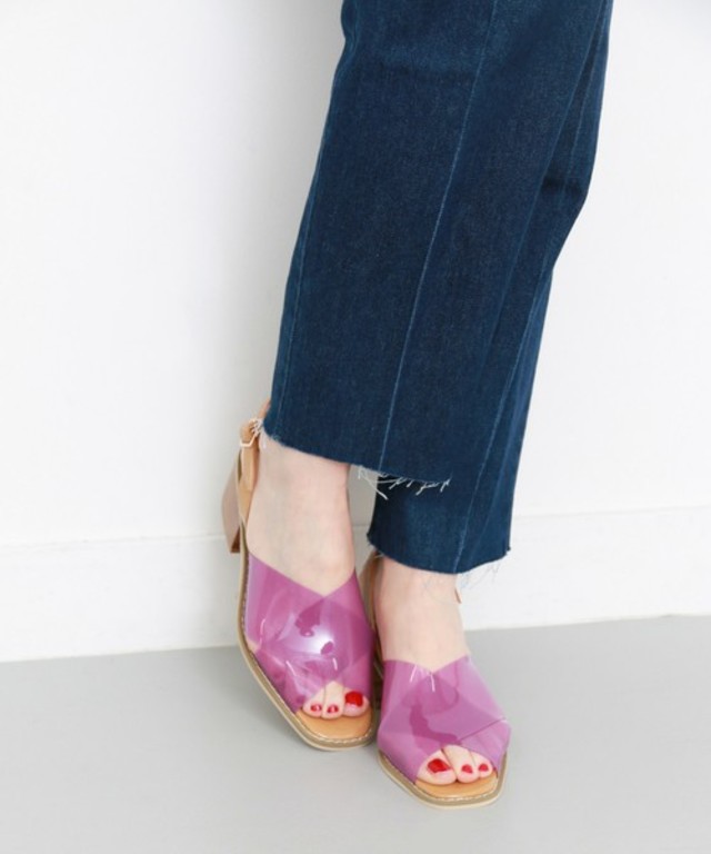 クリアクロスサンダル