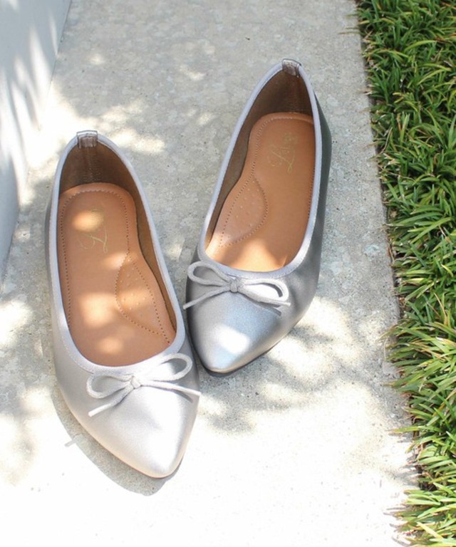 ポインテッドトゥバレエシューズ