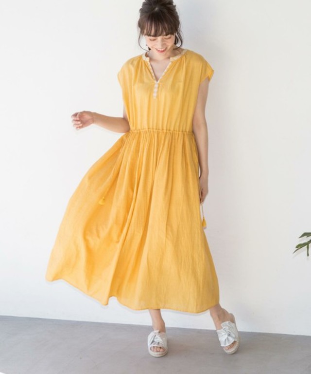 ソリッドエンブロイダリーマキシワンピース