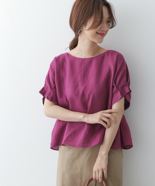 タックカフスブラウス