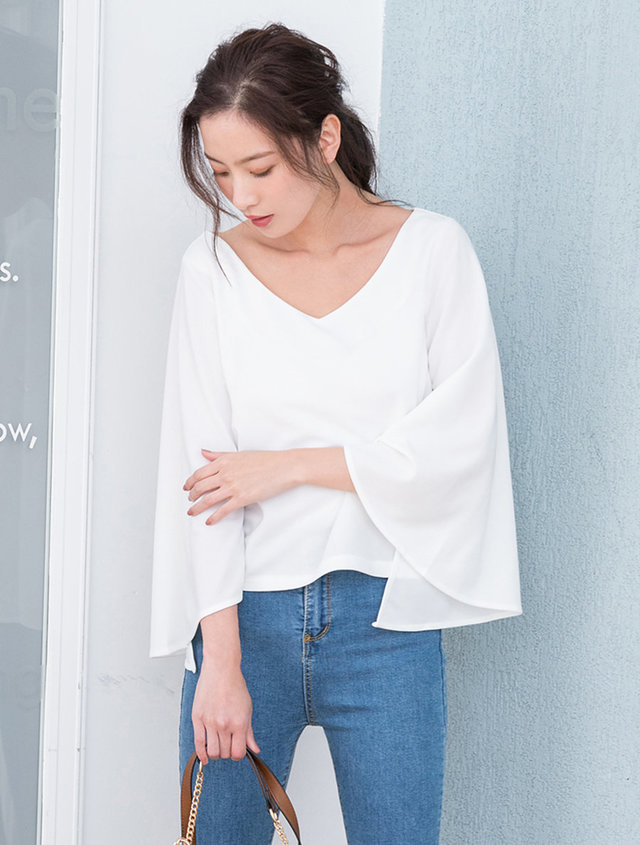 Vネック袖フレアブラウス