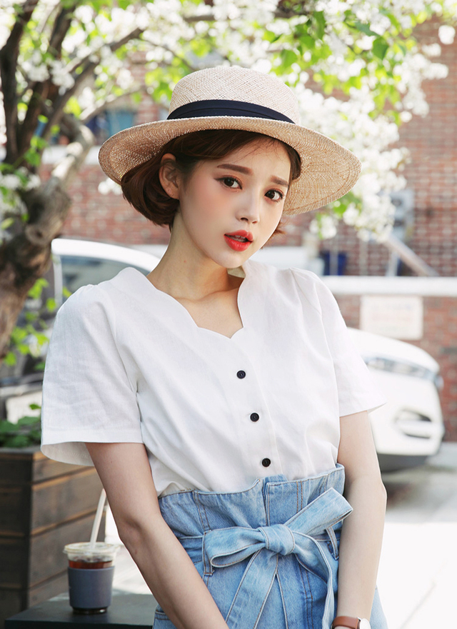 スカラップVネックブラウス