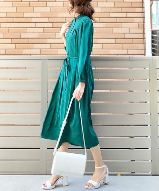 バンドカラーギャザーワンピース