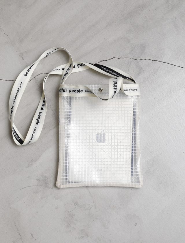 ビニールロゴテープサコッシュバッグ