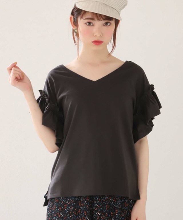 袖フリルＴシャツ