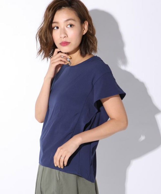 フレンチスリーブラッフルブラウス