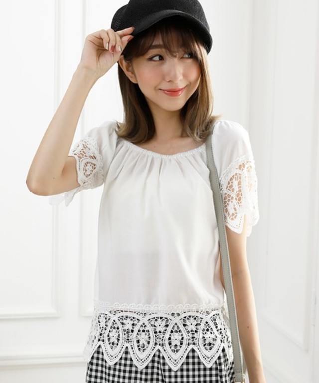 レース刺繍ブラウス