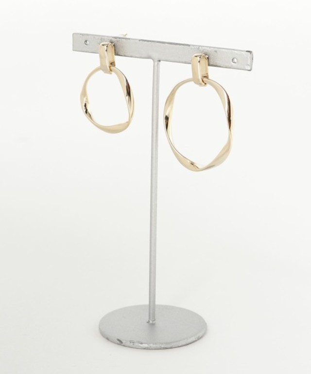 アシメループピアス