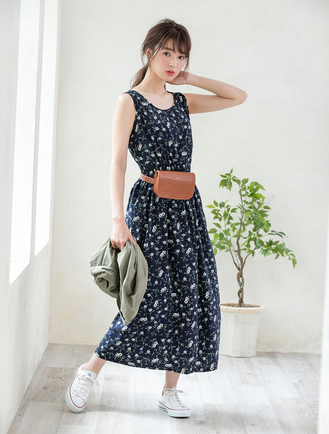 Color レトロフラワーロングワンピース