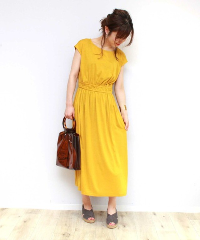 カットギャザーワンピース