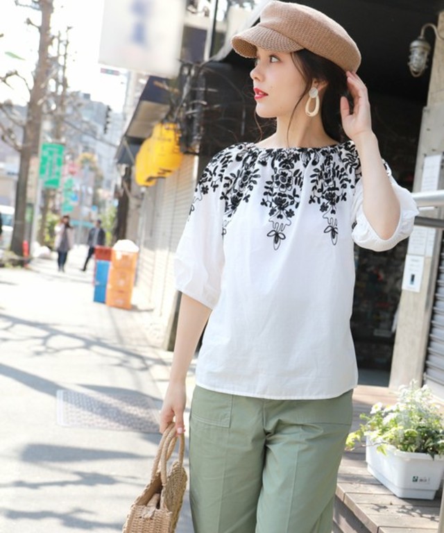 モノトーン刺繍2wayオフショルダートップス