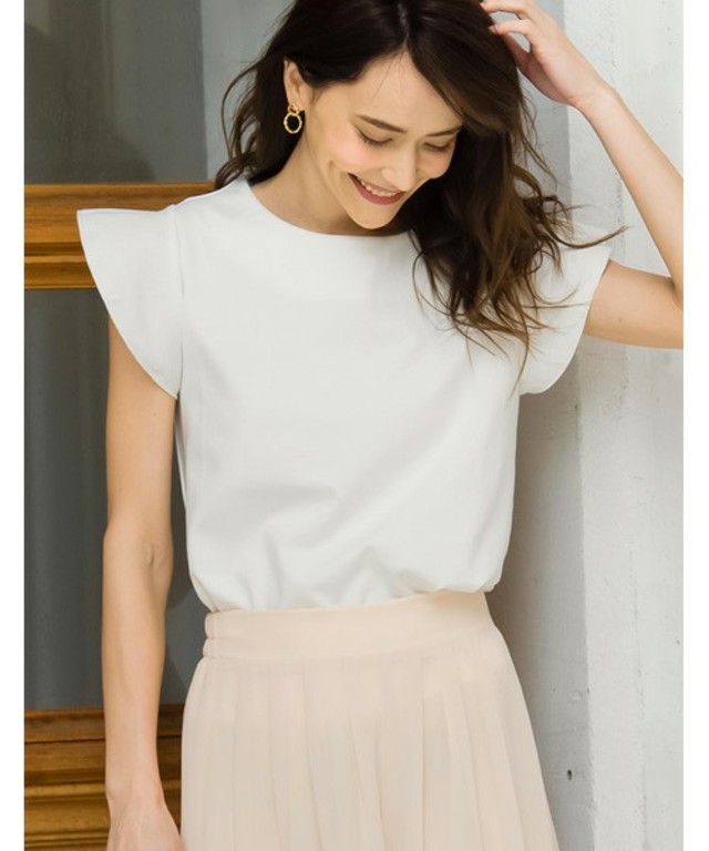 ショルダーフリルポンチカットソートップス