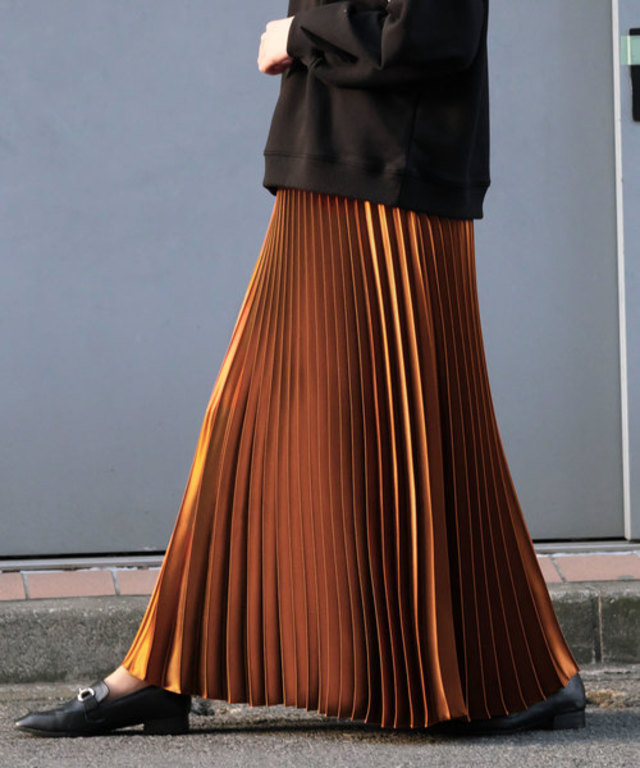 ヘビーサテンアコーディオンプリーツスカート