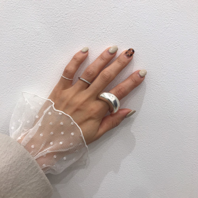 crescent volume ring / silver