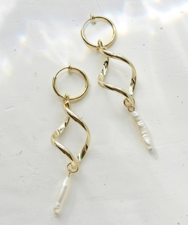 ツイストフープ パール イヤリング