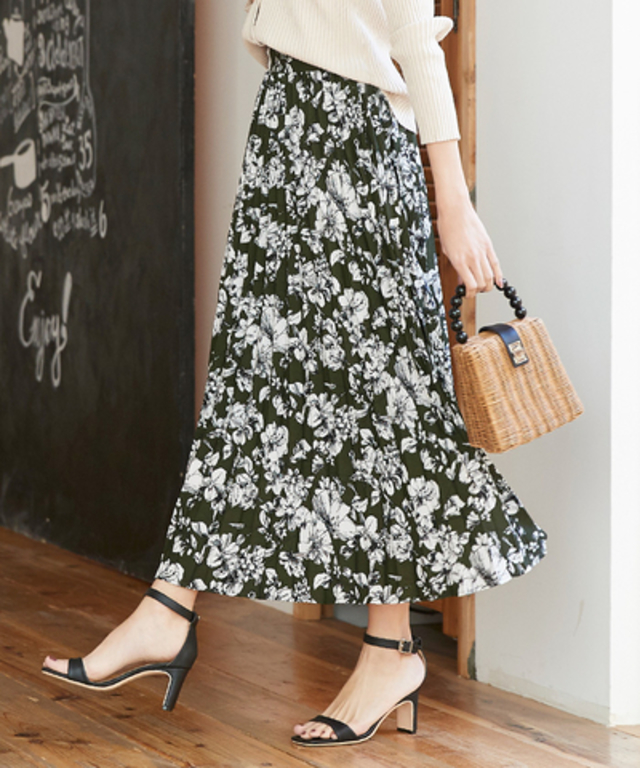 プリーツロングスカート