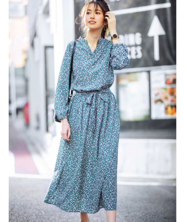 フラワーロングワンピース