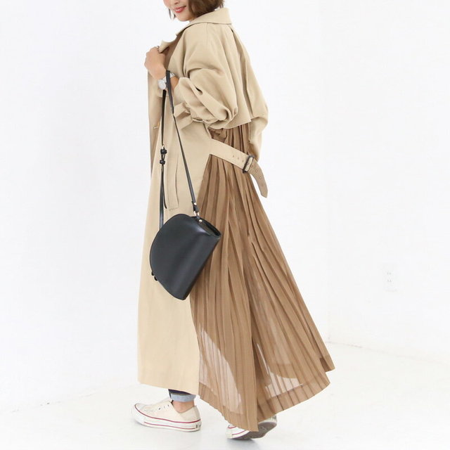 バックプリーツトレンチコート