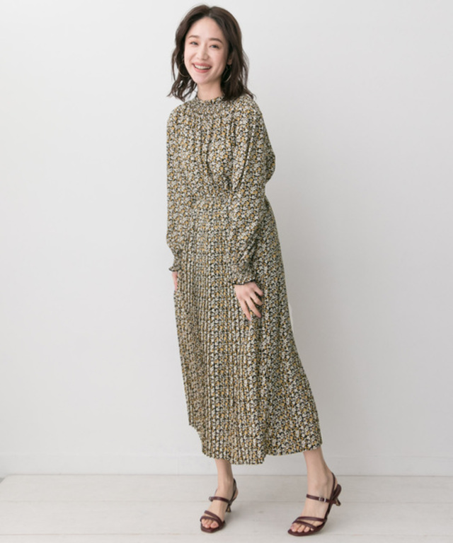 花柄プリーツワンピース